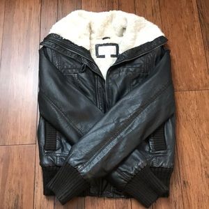 ⚡️LAST CALL!⚡️ Distressed brown leather bomber